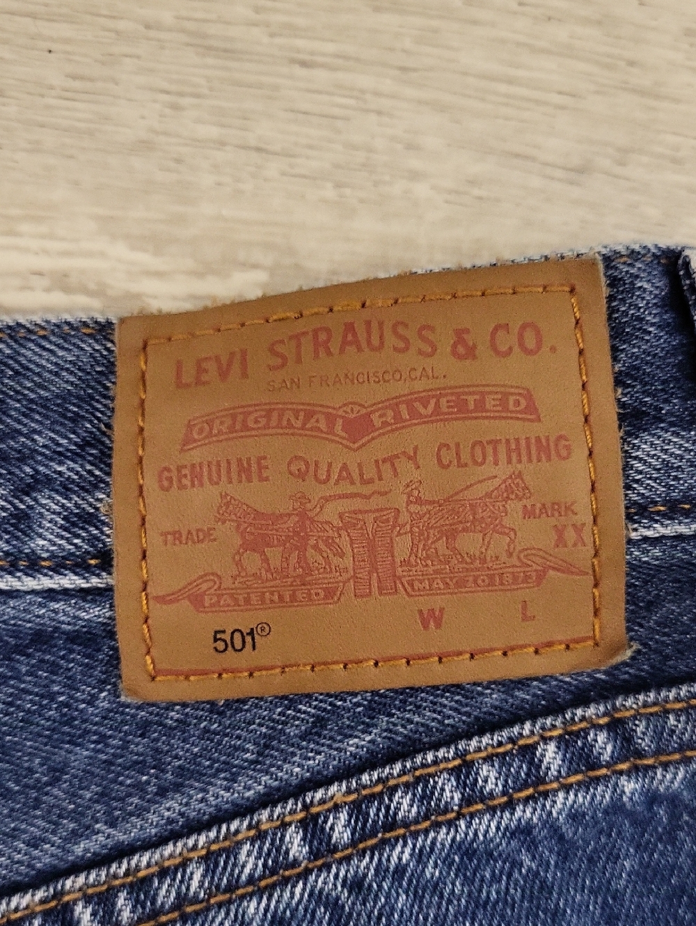 Levi's 501 Jeans W26 L32 Button Fly High Rise Straight Leg Medium Wash Unisex - Picture 10 of 11